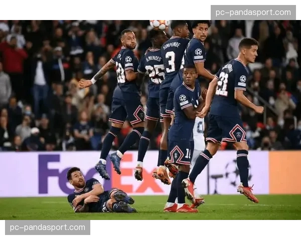 战术复盘:解析兰斯队对阵克莱蒙时使用的4-4-2中场菱形压迫陷阱 战术复盘:解析兰斯队对阵克莱蒙时使用的4-4-2中场菱形压迫陷阱